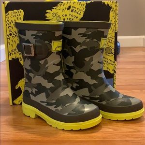 Excellent/used condition boys rain boots